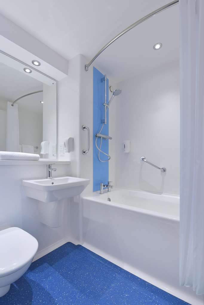Travelodge Birmingham Oldbury Oldbury  Room photo